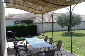 Villa with POOL in a small Provencal village
